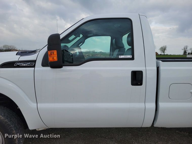 image for item DZ7018 2015 Ford F250 Super Duty pickup truck