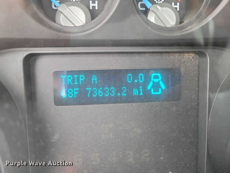 image for item DZ7018 2015 Ford F250 Super Duty pickup truck