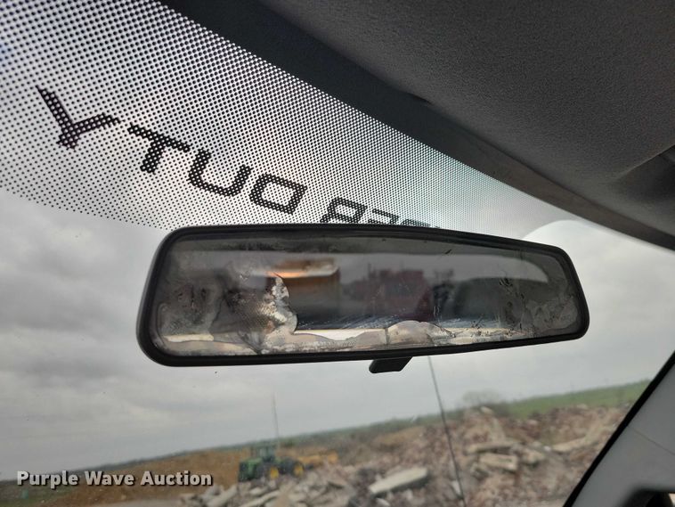 image for item DZ7018 2015 Ford F250 Super Duty pickup truck