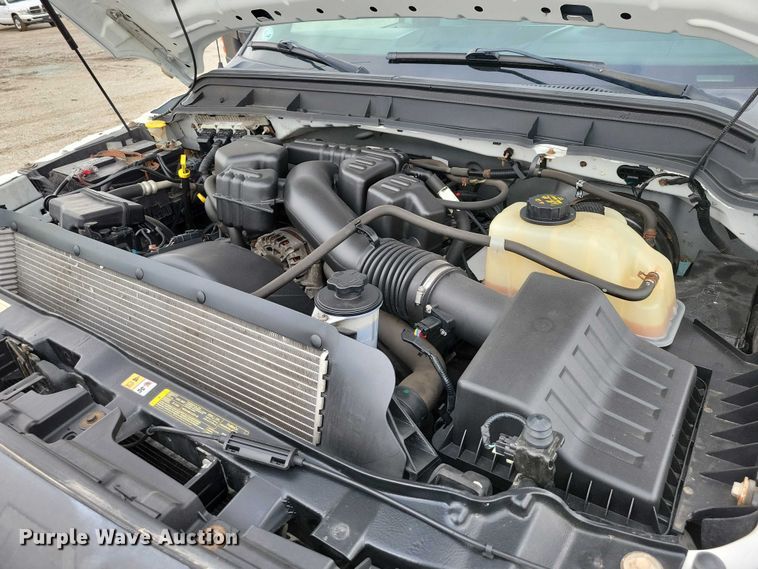 image for item DZ7018 2015 Ford F250 Super Duty pickup truck