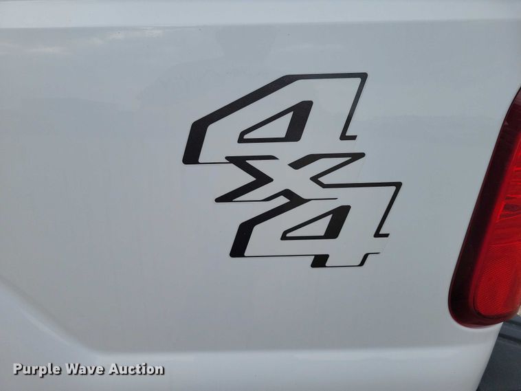 image for item DZ7018 2015 Ford F250 Super Duty pickup truck