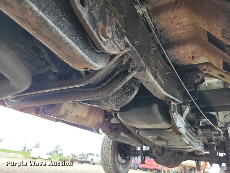 image for item DZ7018 2015 Ford F250 Super Duty pickup truck