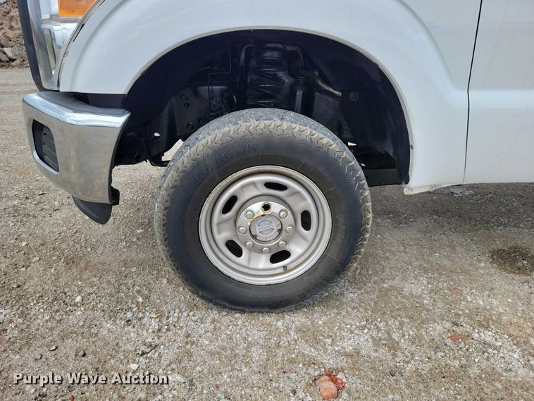 image for item DZ7018 2015 Ford F250 Super Duty pickup truck