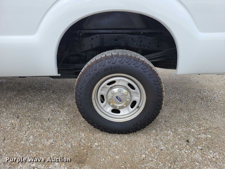 image for item DZ7018 2015 Ford F250 Super Duty pickup truck