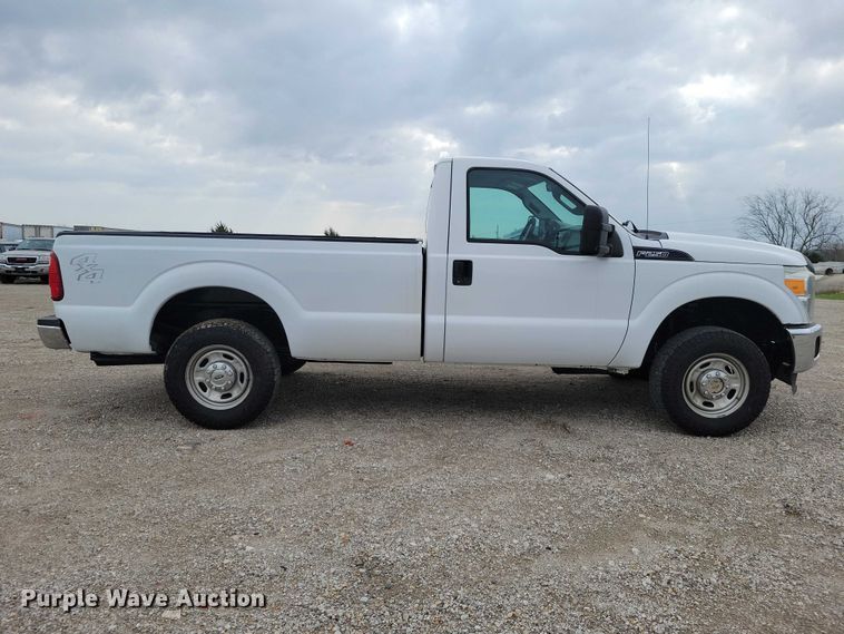 image for item DZ7019 2016 Ford F250 Super Duty pickup truck
