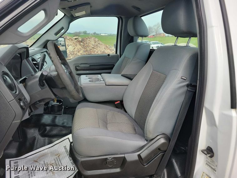 image for item DZ7019 2016 Ford F250 Super Duty pickup truck