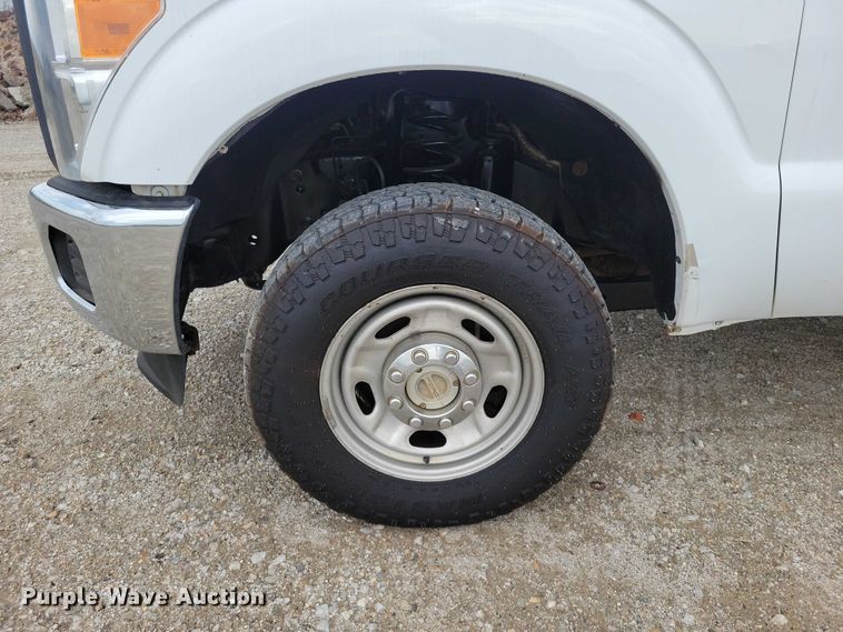 image for item DZ7019 2016 Ford F250 Super Duty pickup truck