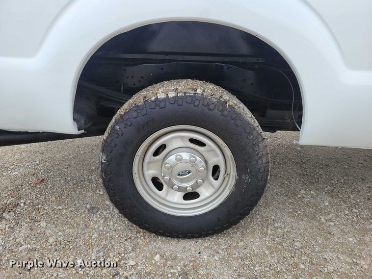 image for item DZ7019 2016 Ford F250 Super Duty pickup truck