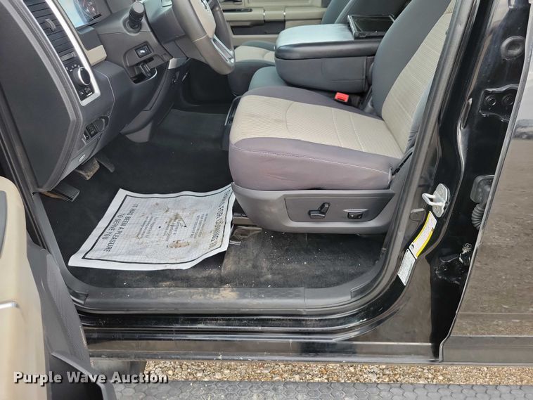 image for item DZ7020 2011 Dodge Ram 2500 Crew Cab pickup truck