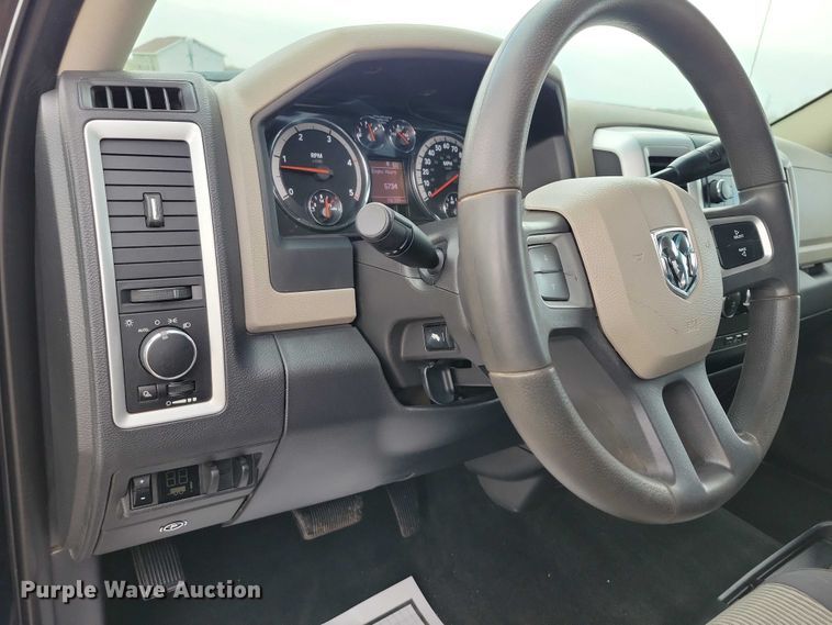 image for item DZ7020 2011 Dodge Ram 2500 Crew Cab pickup truck