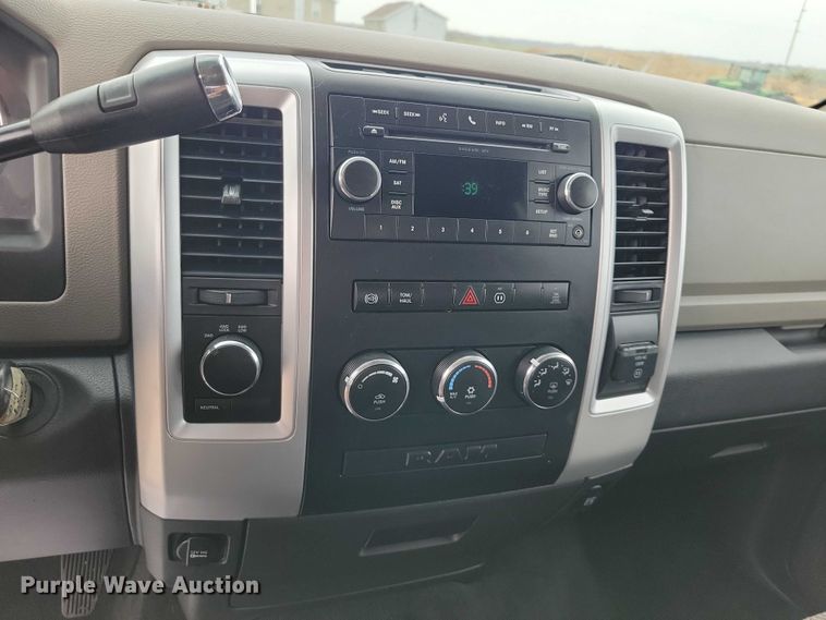 image for item DZ7020 2011 Dodge Ram 2500 Crew Cab pickup truck