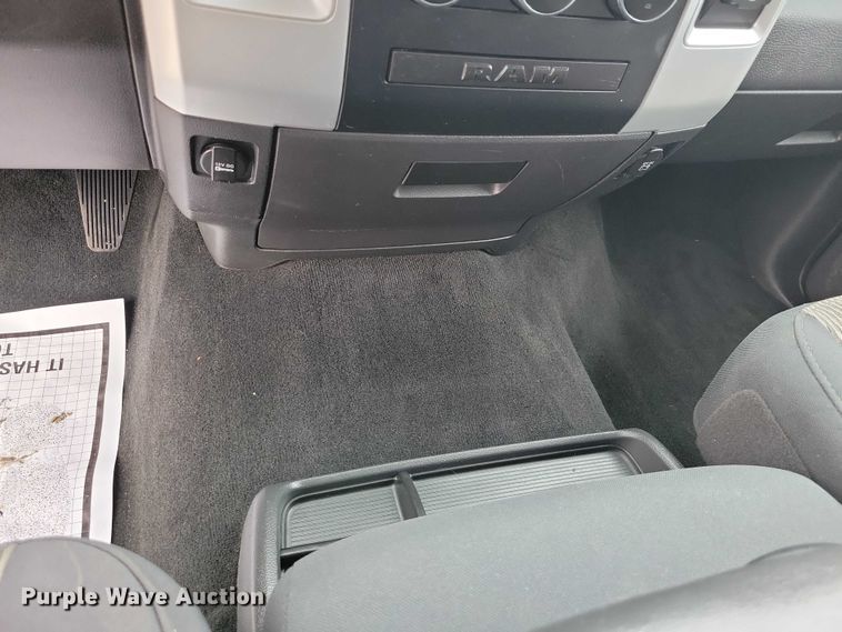 image for item DZ7020 2011 Dodge Ram 2500 Crew Cab pickup truck