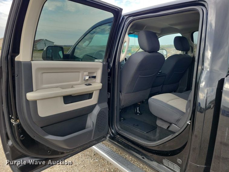 image for item DZ7020 2011 Dodge Ram 2500 Crew Cab pickup truck