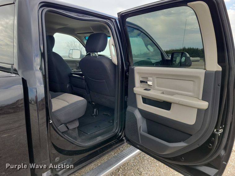 image for item DZ7020 2011 Dodge Ram 2500 Crew Cab pickup truck