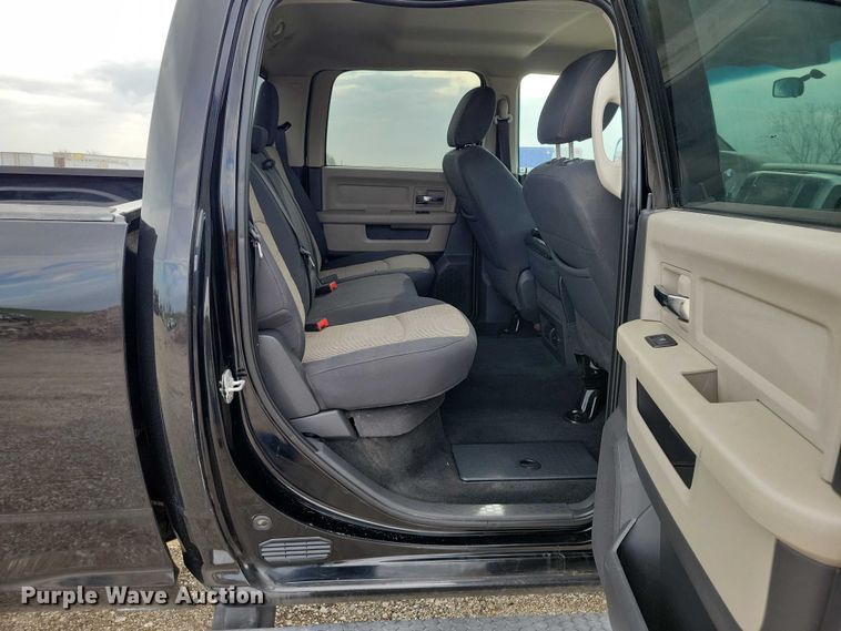 image for item DZ7020 2011 Dodge Ram 2500 Crew Cab pickup truck