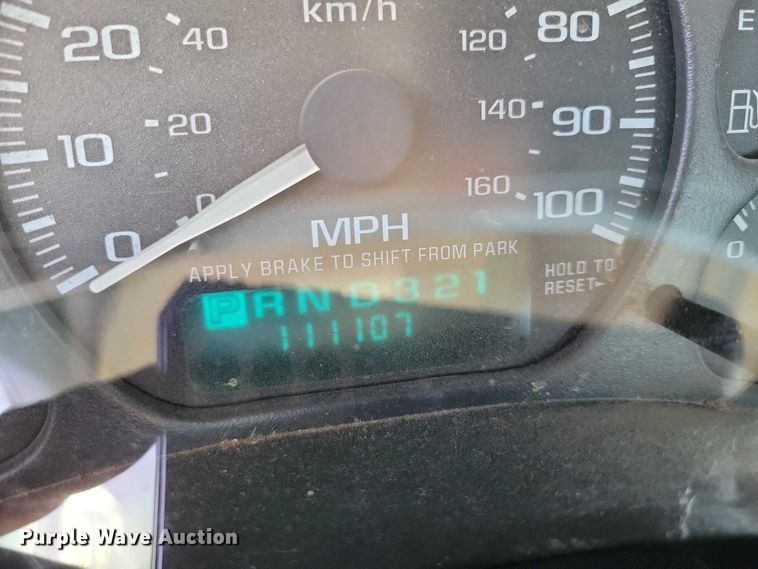 image for item DZ7021 2002 Chevrolet Silverado 2500HD pickup truck