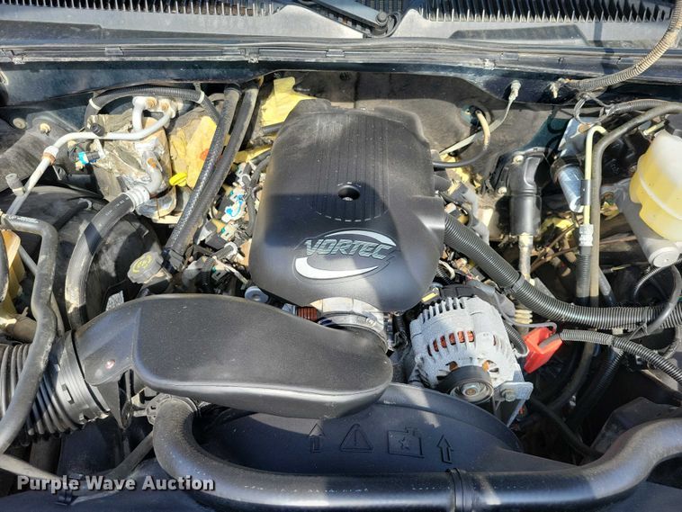 image for item DZ7021 2002 Chevrolet Silverado 2500HD pickup truck