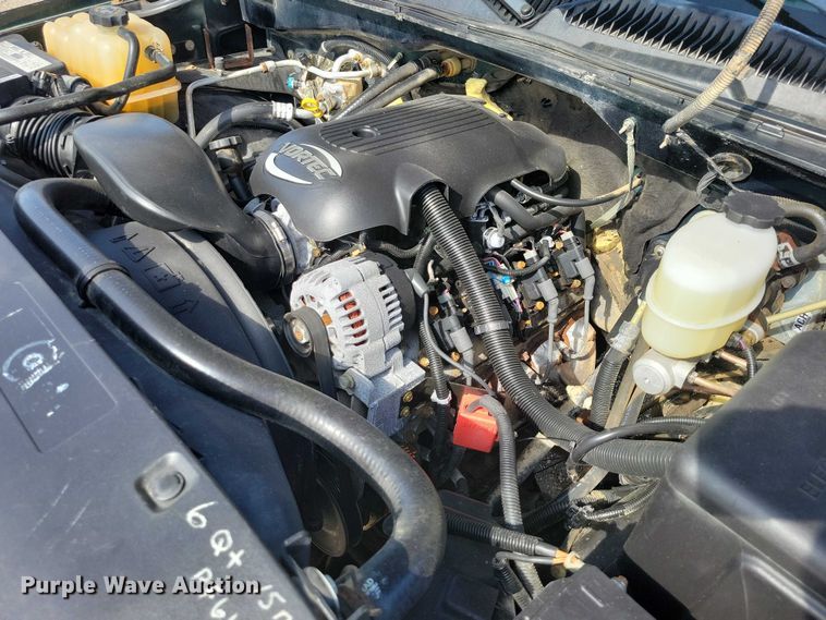 image for item DZ7021 2002 Chevrolet Silverado 2500HD pickup truck