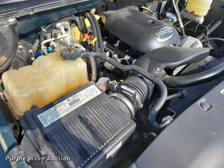 image for item DZ7021 2002 Chevrolet Silverado 2500HD pickup truck