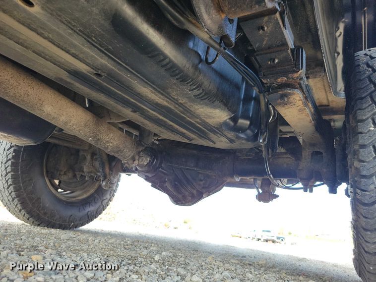 image for item DZ7021 2002 Chevrolet Silverado 2500HD pickup truck