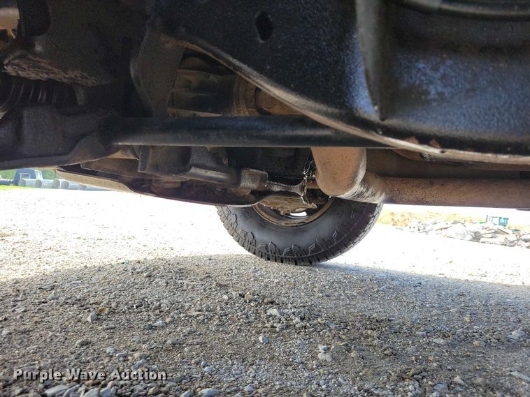 image for item DZ7021 2002 Chevrolet Silverado 2500HD pickup truck