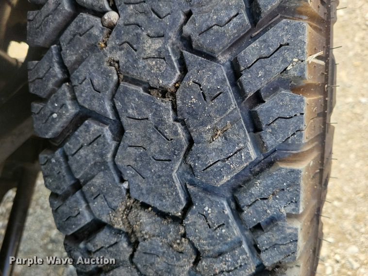 image for item DZ7021 2002 Chevrolet Silverado 2500HD pickup truck