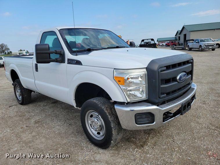 image for item DZ7022 2015 Ford F250 Super Duty pickup truck