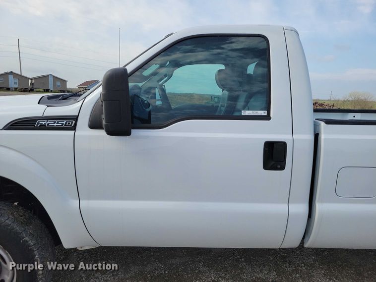 image for item DZ7022 2015 Ford F250 Super Duty pickup truck