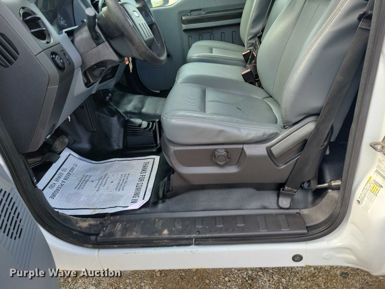 image for item DZ7022 2015 Ford F250 Super Duty pickup truck