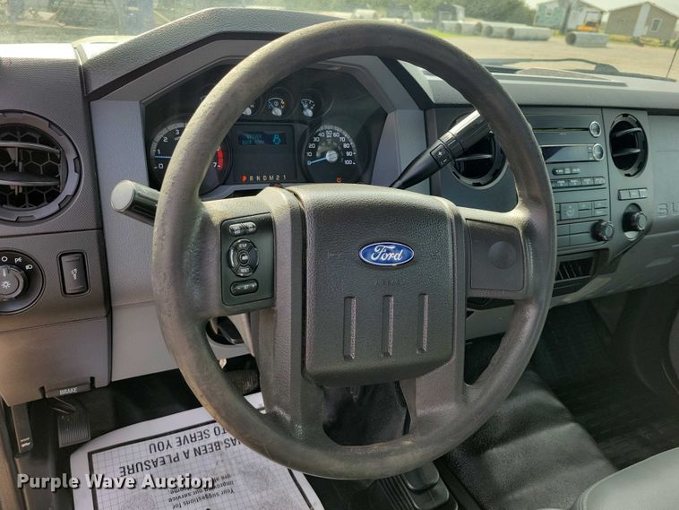 image for item DZ7022 2015 Ford F250 Super Duty pickup truck