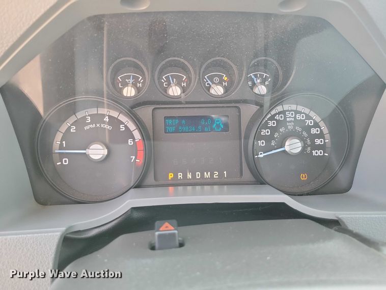 image for item DZ7022 2015 Ford F250 Super Duty pickup truck