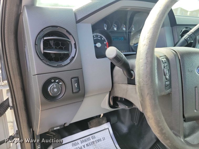 image for item DZ7022 2015 Ford F250 Super Duty pickup truck