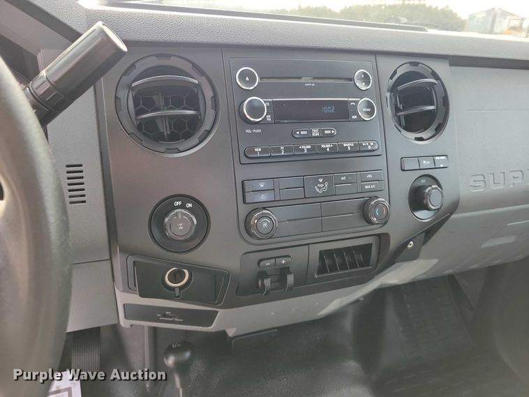 image for item DZ7022 2015 Ford F250 Super Duty pickup truck