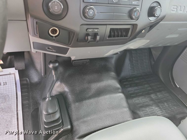 image for item DZ7022 2015 Ford F250 Super Duty pickup truck
