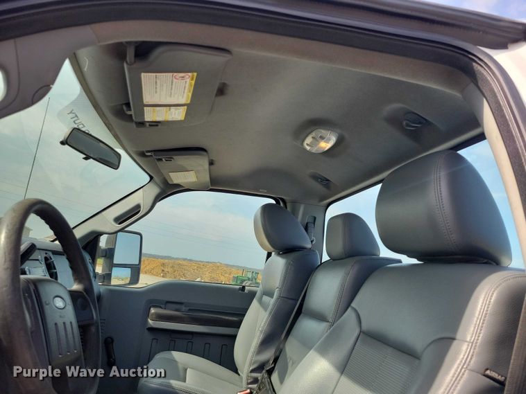 image for item DZ7022 2015 Ford F250 Super Duty pickup truck