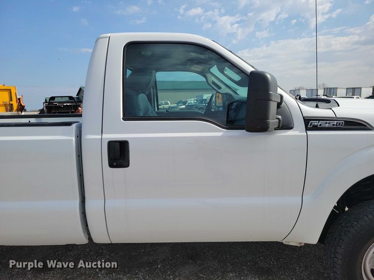 image for item DZ7022 2015 Ford F250 Super Duty pickup truck