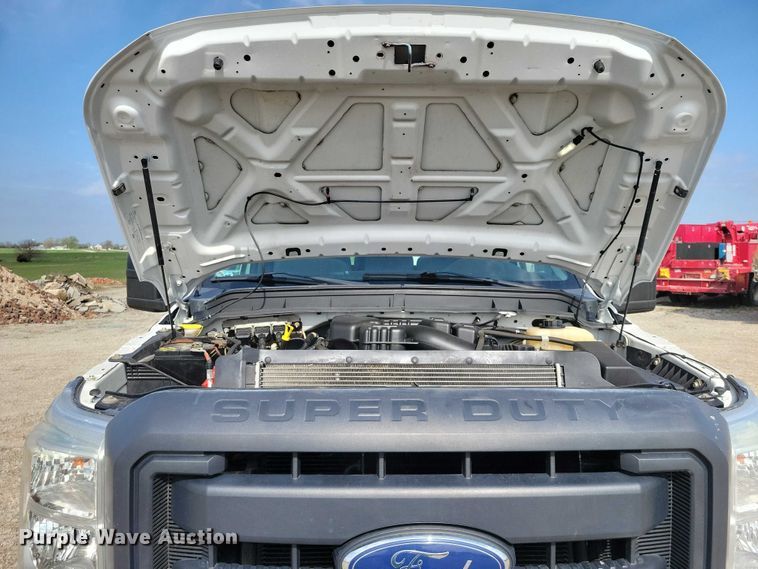 image for item DZ7022 2015 Ford F250 Super Duty pickup truck