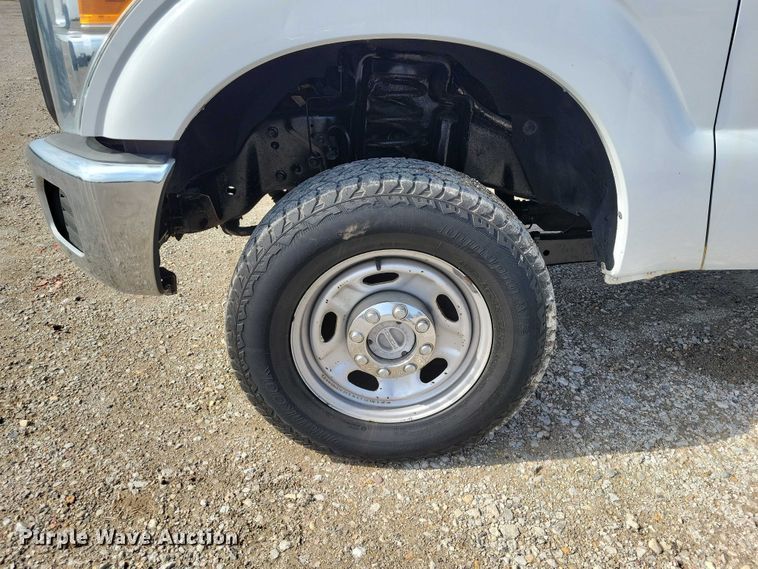 image for item DZ7022 2015 Ford F250 Super Duty pickup truck