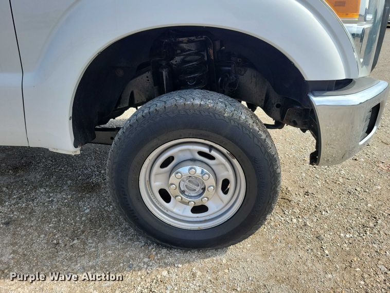 image for item DZ7022 2015 Ford F250 Super Duty pickup truck