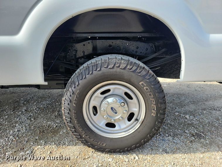 image for item DZ7022 2015 Ford F250 Super Duty pickup truck
