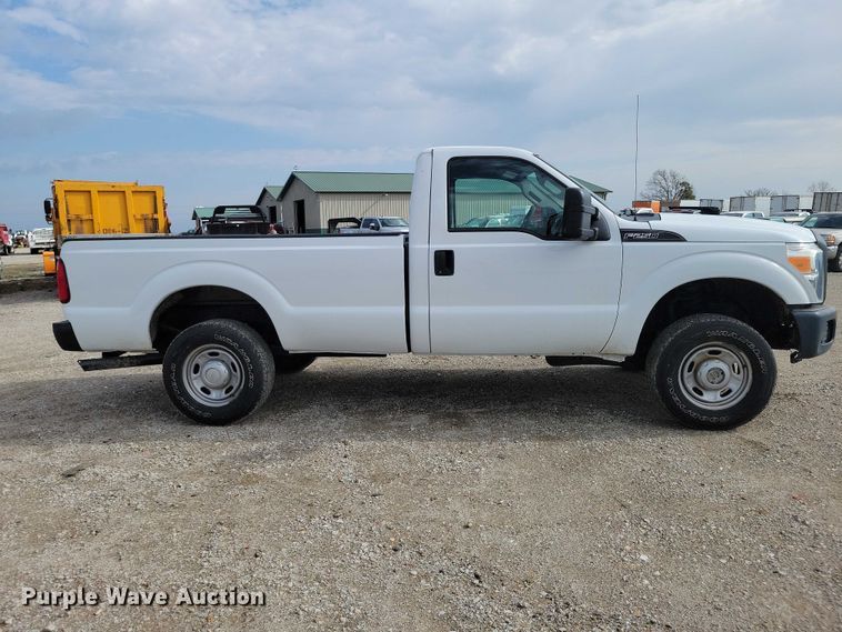 image for item DZ7023 2011 Ford F250 Super Duty pickup truck