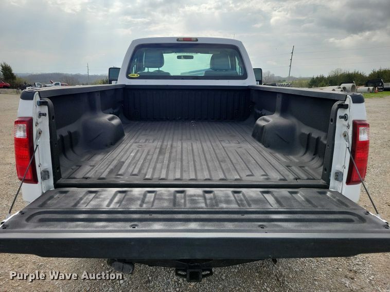 image for item DZ7023 2011 Ford F250 Super Duty pickup truck