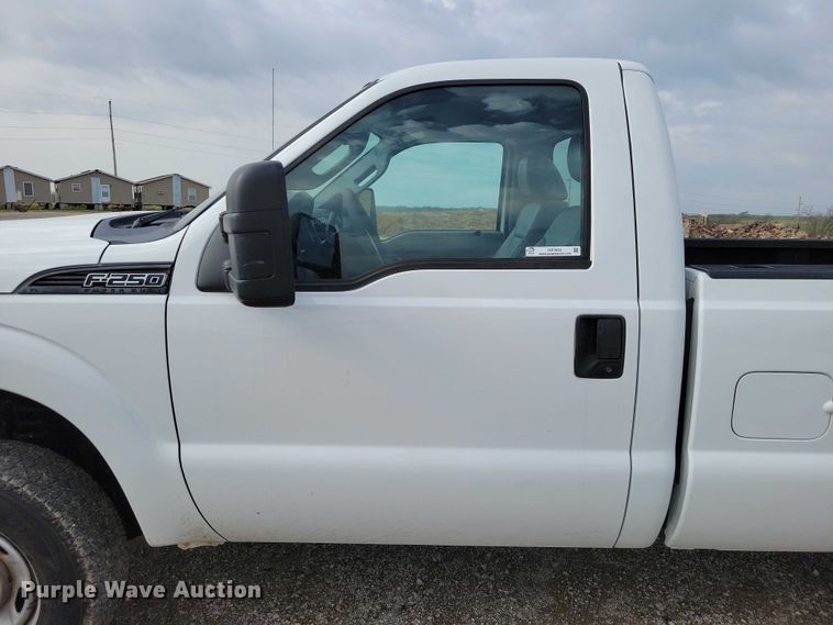 image for item DZ7023 2011 Ford F250 Super Duty pickup truck