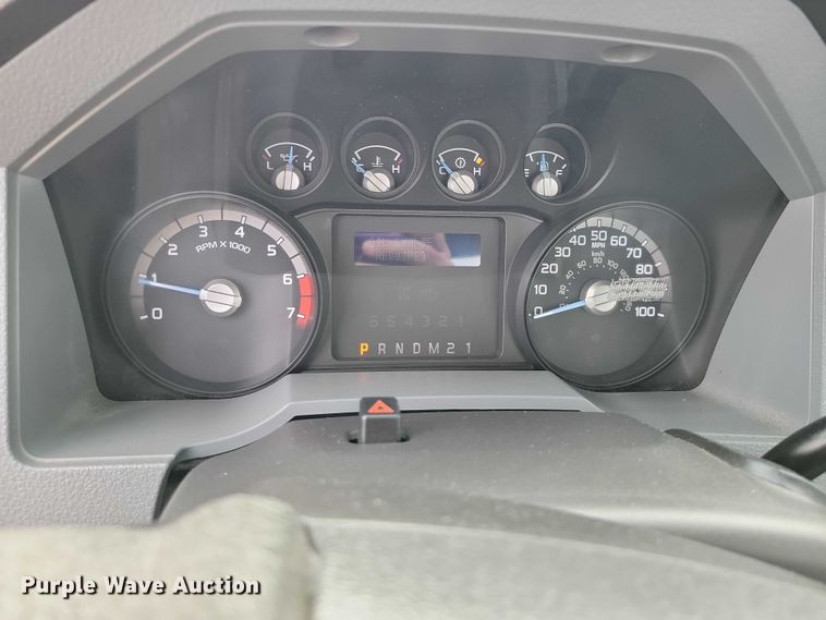 image for item DZ7023 2011 Ford F250 Super Duty pickup truck