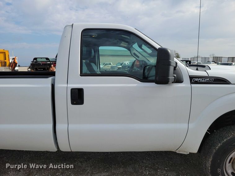image for item DZ7023 2011 Ford F250 Super Duty pickup truck