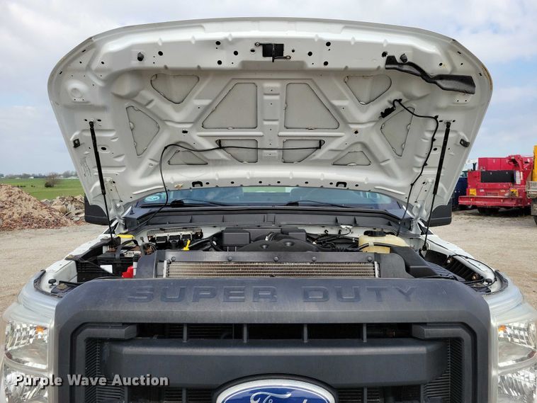 image for item DZ7023 2011 Ford F250 Super Duty pickup truck