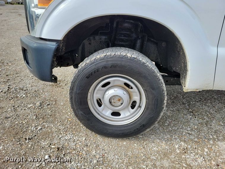 image for item DZ7023 2011 Ford F250 Super Duty pickup truck