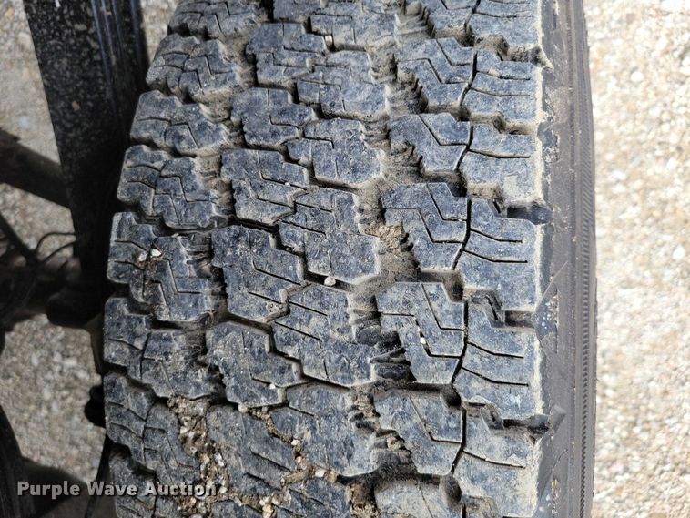 image for item DZ7023 2011 Ford F250 Super Duty pickup truck