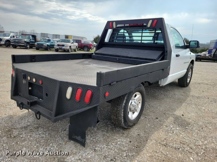 image for item DZ7024 2006 Dodge Ram 2500 flatbed pickup truck