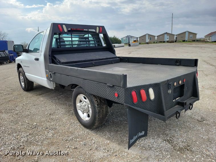 image for item DZ7024 2006 Dodge Ram 2500 flatbed pickup truck